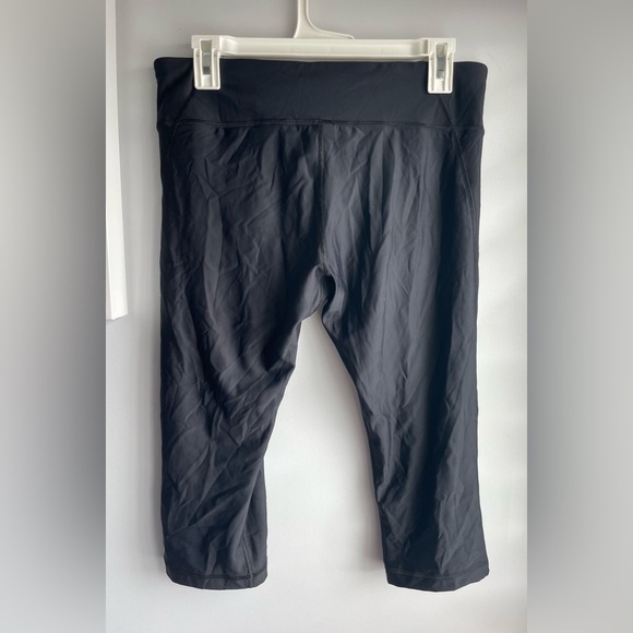 Under Armour Black Capri Leggings - Picture 8 of 9